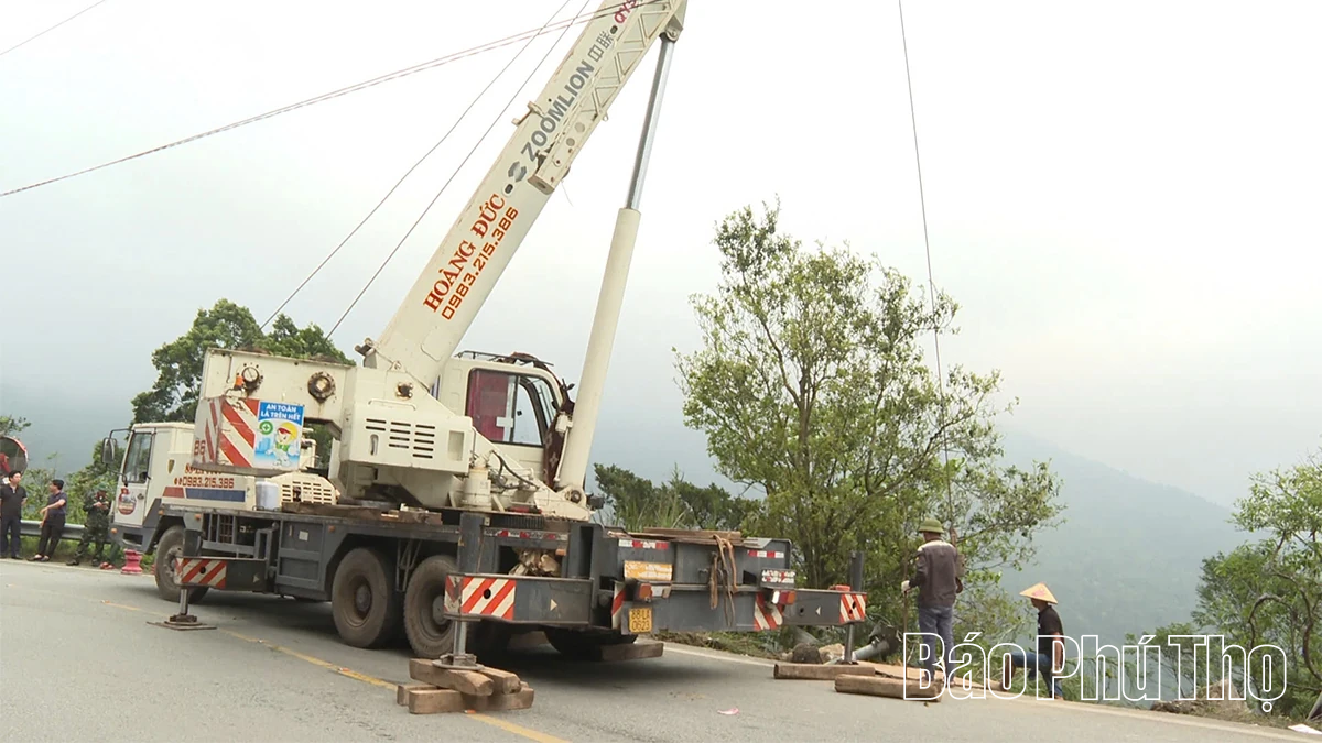 Chủ tịch UBND tỉnh Trần Duy Đông chỉ đạo khẩn trương xử lý vụ tai nạn giao thông tại Tam Đảo