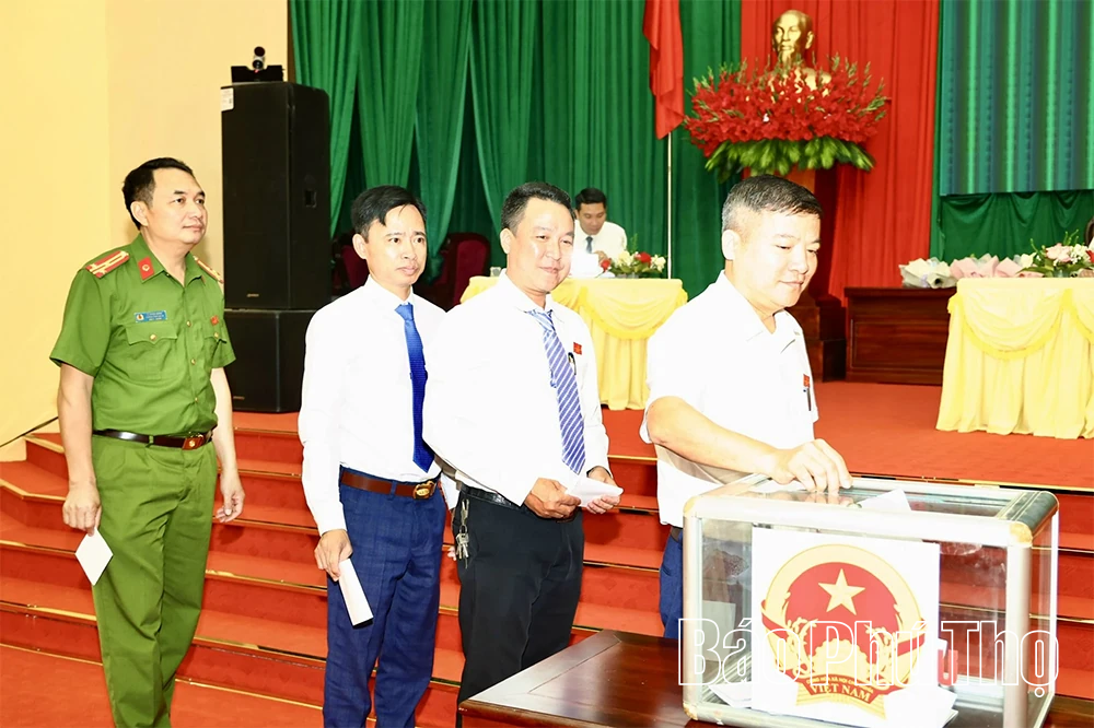 HĐND xã Thổ Tang kiện toàn bộ máy chính quyền địa phương, nhiệm kỳ 2026-2031