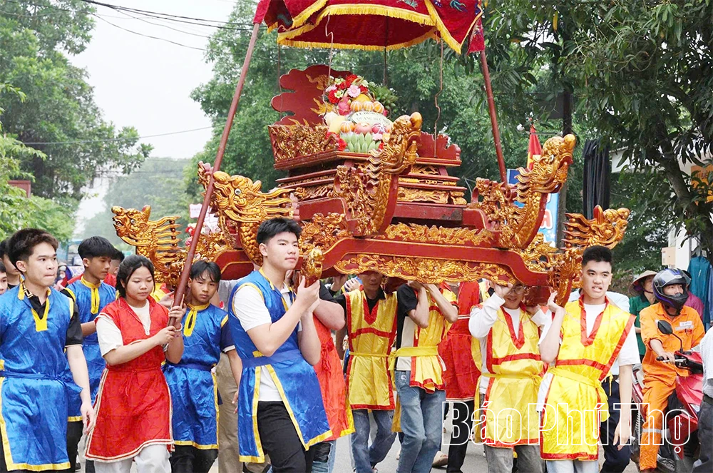 Rộn rã hội làng ở ngôi đình trên 300 năm tuổi