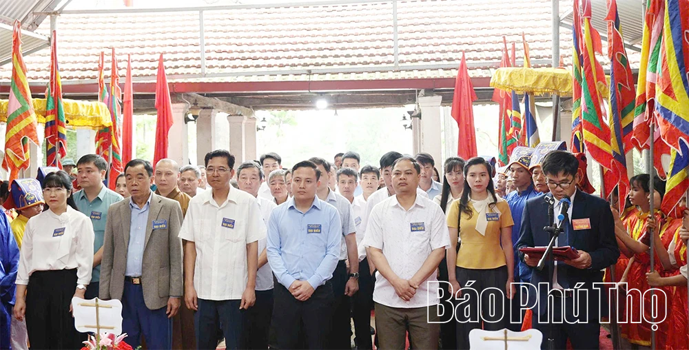 Rộn rã hội làng ở ngôi đình trên 300 năm tuổi