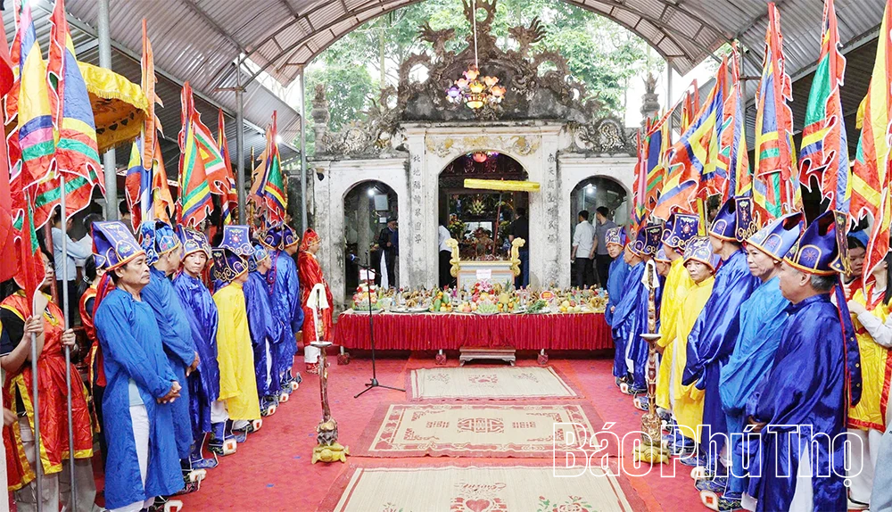 Rộn rã hội làng ở ngôi đình trên 300 năm tuổi