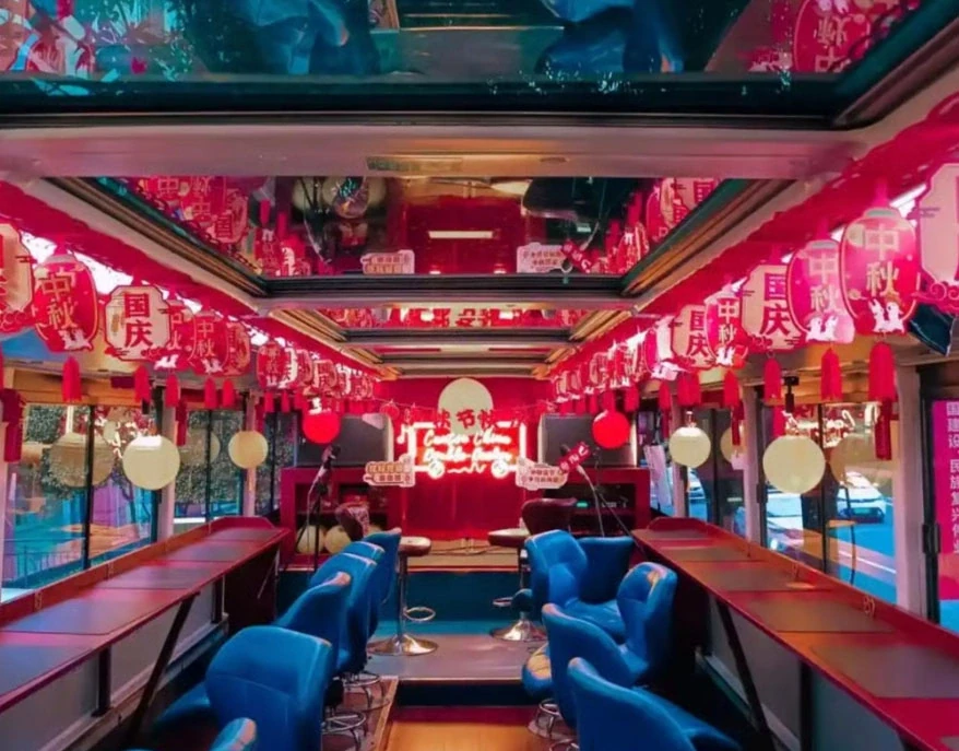 Trung Quốc biến xe buýt thành không gian giải trí lưu động