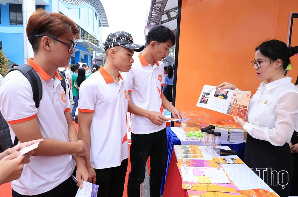 Gian nan tìm việc đúng nghề