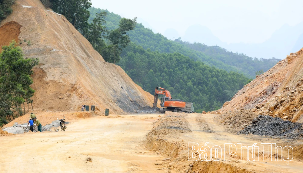 Gỡ “điểm nghẽn” giải phóng mặt bằng, tăng tốc Dự án đường nối quốc lộ 6 - Đú Sáng - 12B