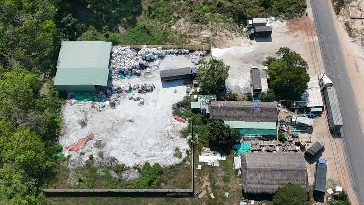 Bắt người phụ nữ điều hành đường dây bán, đổ trái phép hơn 20.000 tấn chất thải rắn