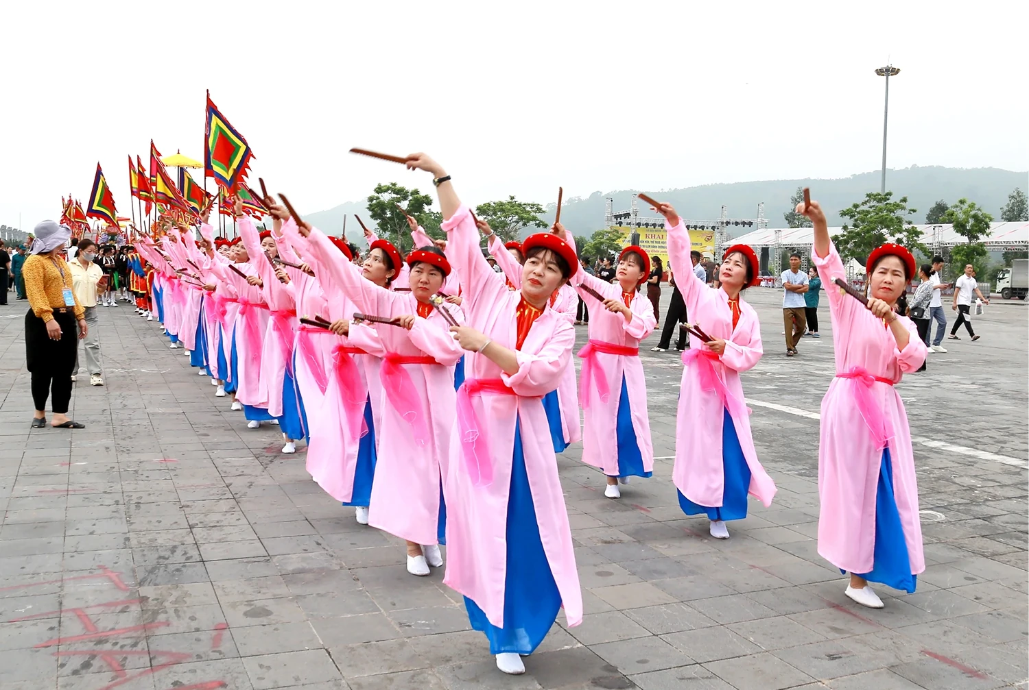 Độc đáo Lễ hội Tây Thiên - Hành trình về miền linh thiêng