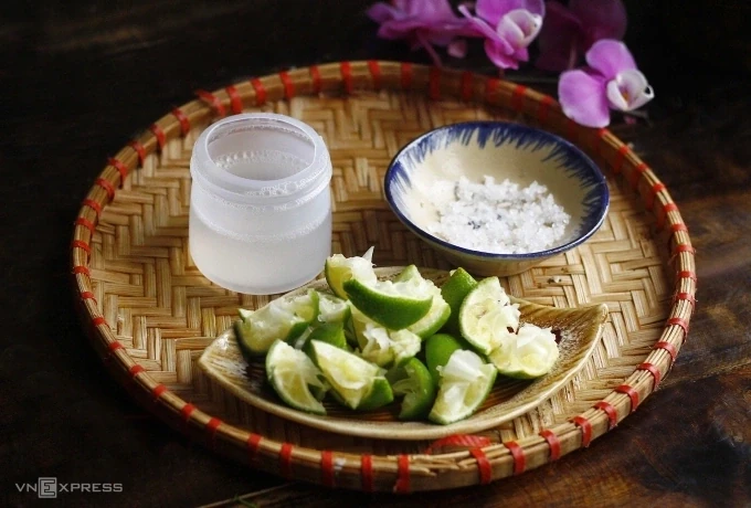 Uống nước chanh mỗi sáng có giúp thải độc, giảm cân?