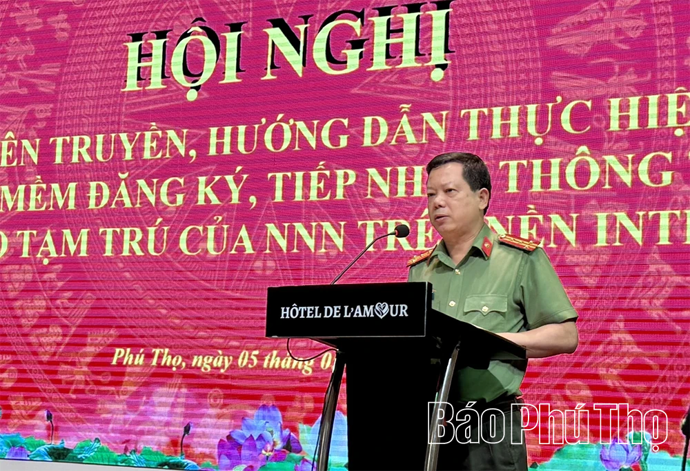 Tuyên truyền, hướng dẫn khai báo tạm trú cho người nước ngoài trên nền tảng Internet