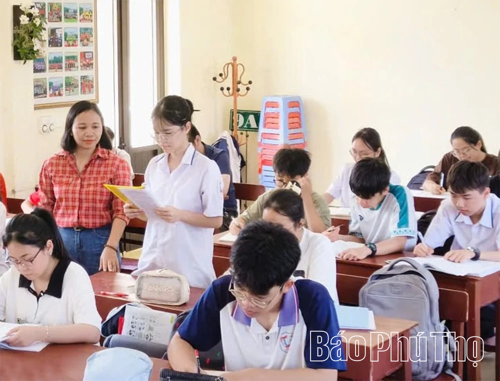 Ươm những “mầm xanh” tri thức nơi miền núi