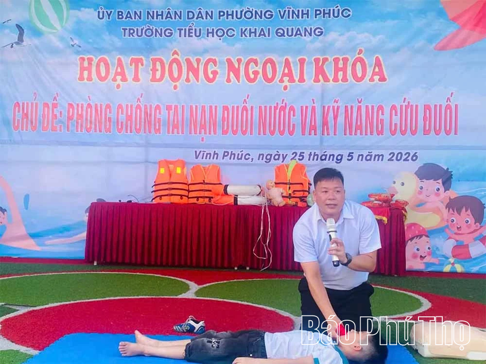 Trang bị kỹ năng cứu đuối cho học sinh