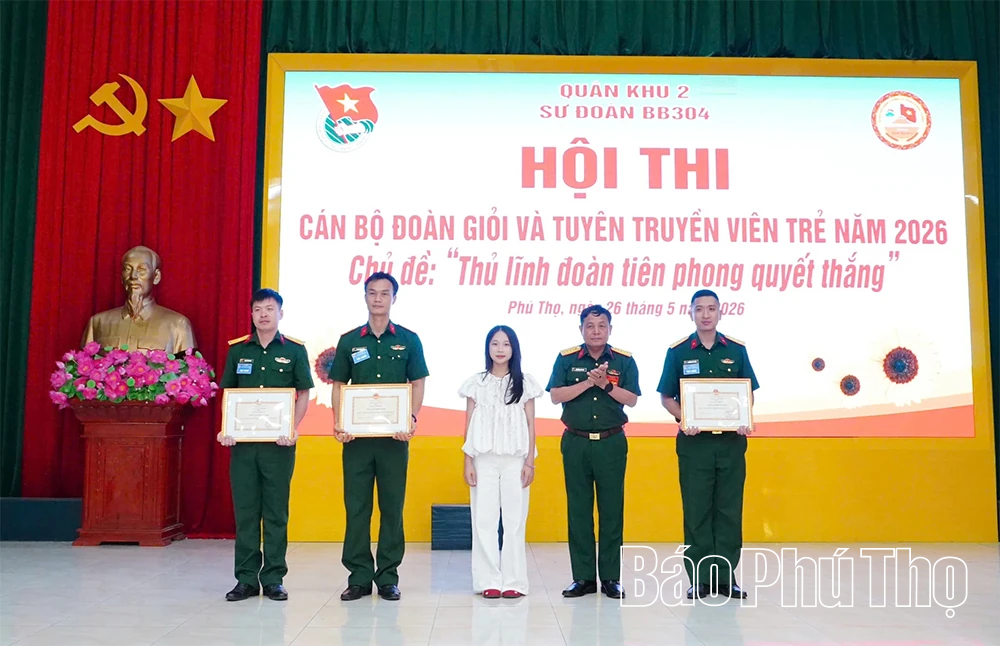 Hội thi cán bộ Đoàn giỏi, tuyên truyền viên trẻ Sư đoàn 304