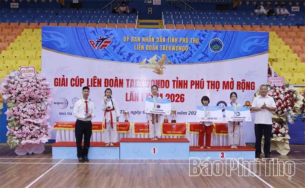 Gần 900 vận động viên tham dự Giải cúp liên đoàn Taekwondo tỉnh Phú Thọ mở rộng