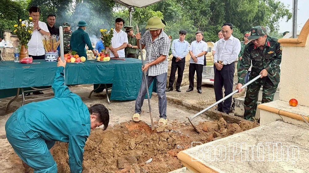 Khai quật, đưa hài cốt liệt sĩ về an táng tại quê nhà