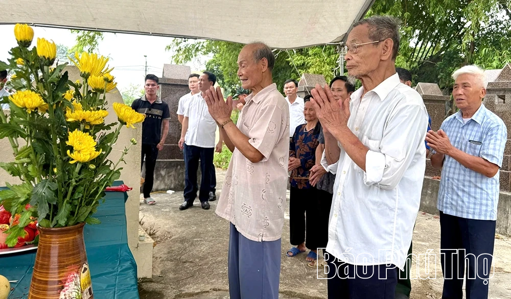 Khai quật, đưa hài cốt liệt sĩ về an táng tại quê nhà