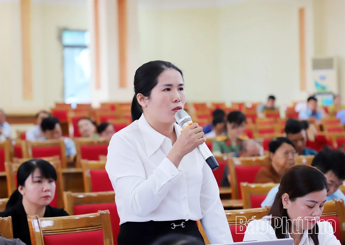 Tổ đại biểu số 14 HĐND tỉnh tiếp xúc cử tri các xã Đà Bắc, Cao Sơn, Tiền Phong