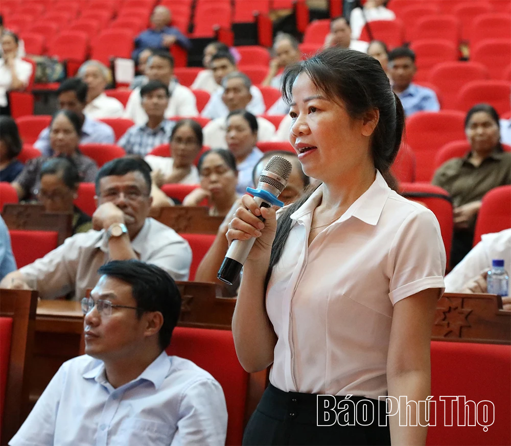 Tổ đại biểu số 16 HĐND tỉnh tiếp xúc cử tri trước Kỳ họp thứ Ba tại các xã vùng Yên Thủy và Lạc Sơn
