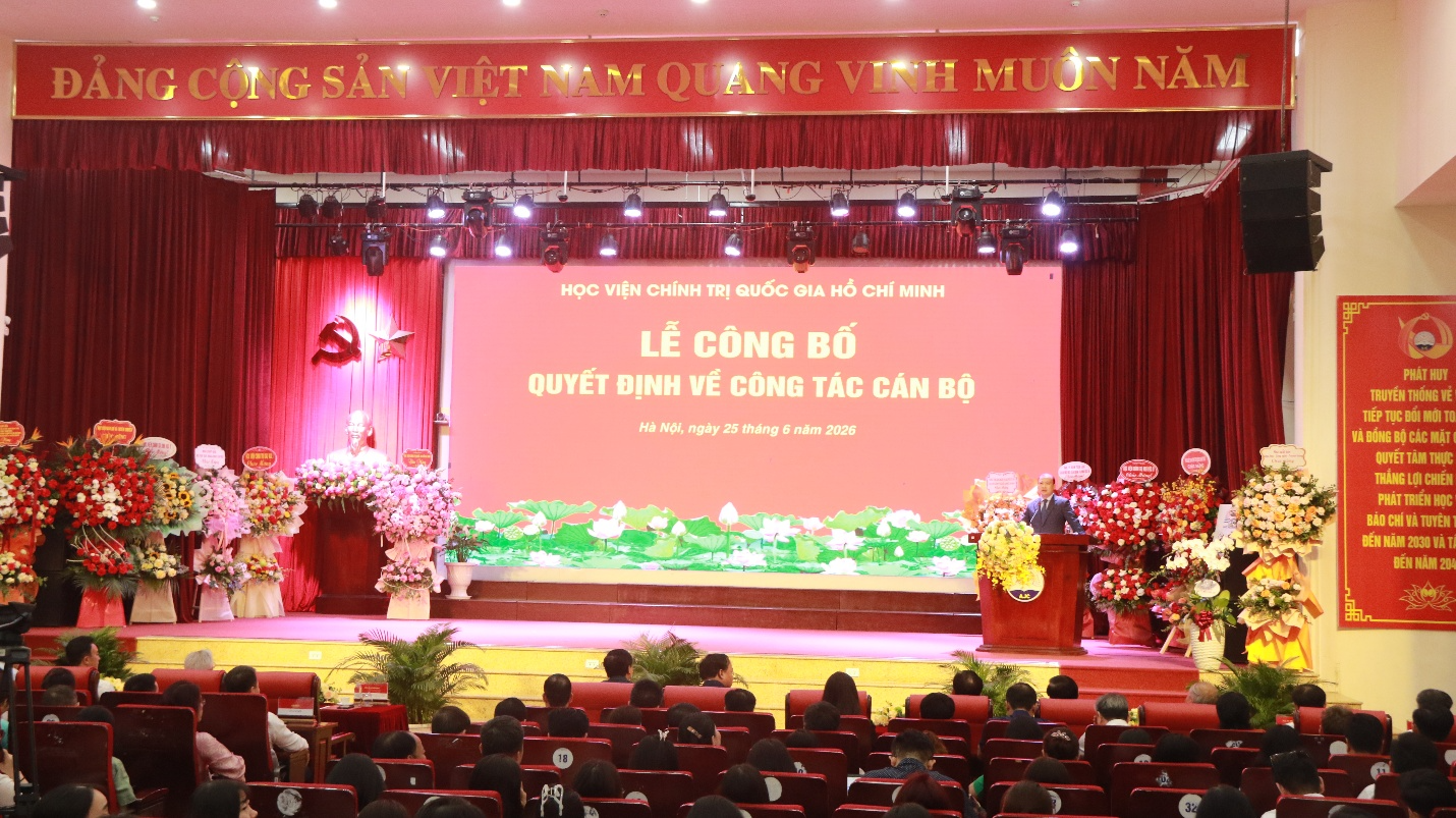 Công bố quyết định bổ nhiệm lại Giám đốc và bổ nhiệm Phó Giám đốc Thường trực Học viện Báo chí và Tuyên truyền