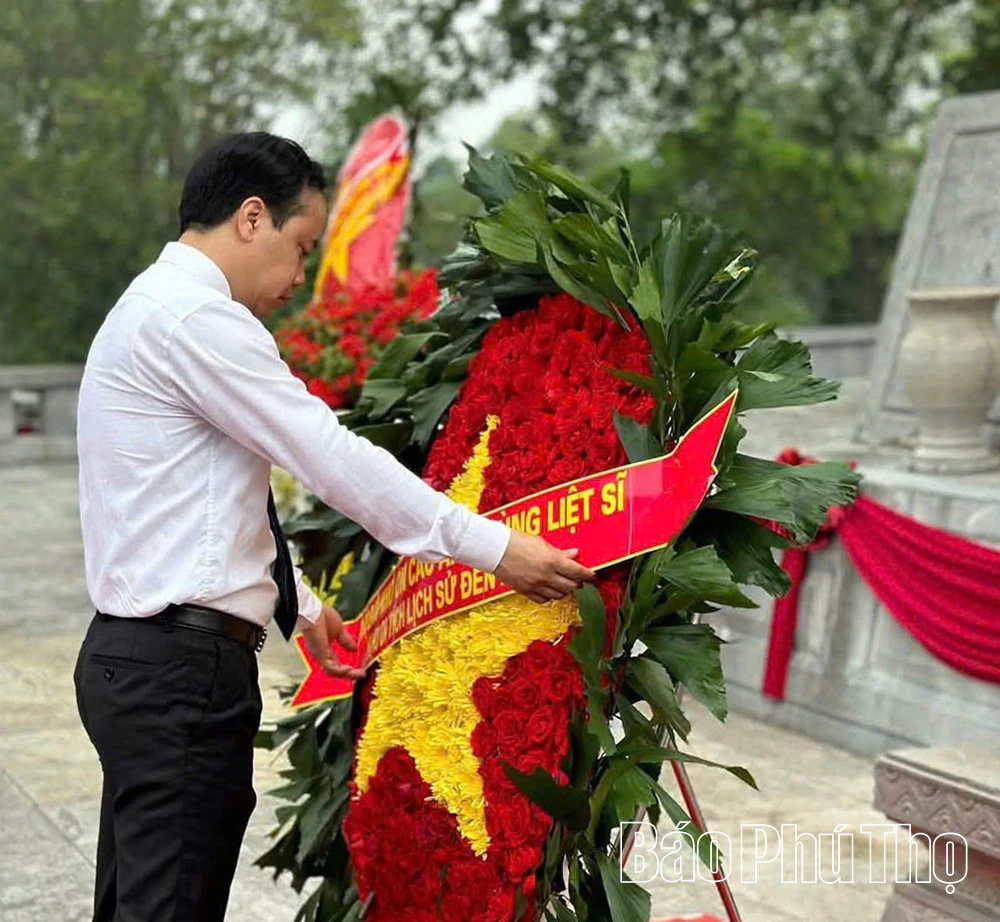 Khu di tích lịch sử Đền Hùng dâng hương tri ân các Anh hùng liệt sĩ