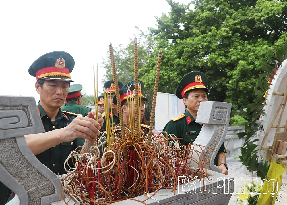 Hội Cựu chiến binh tỉnh dâng hương tưởng niệm các Anh hùng liệt sĩ