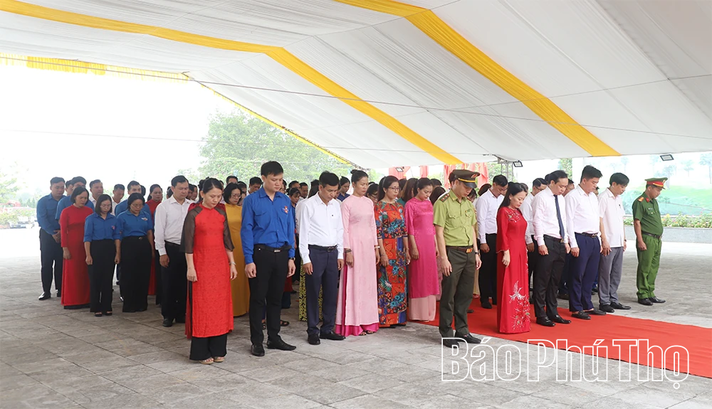 Khu di tích lịch sử Đền Hùng dâng hương tri ân các Anh hùng liệt sĩ