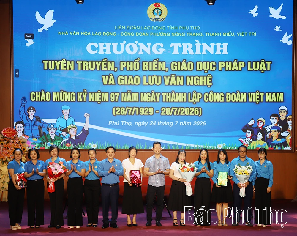 Nâng cao hiểu biết pháp luật, lan tỏa phong trào văn hóa trong đoàn viên, người lao động