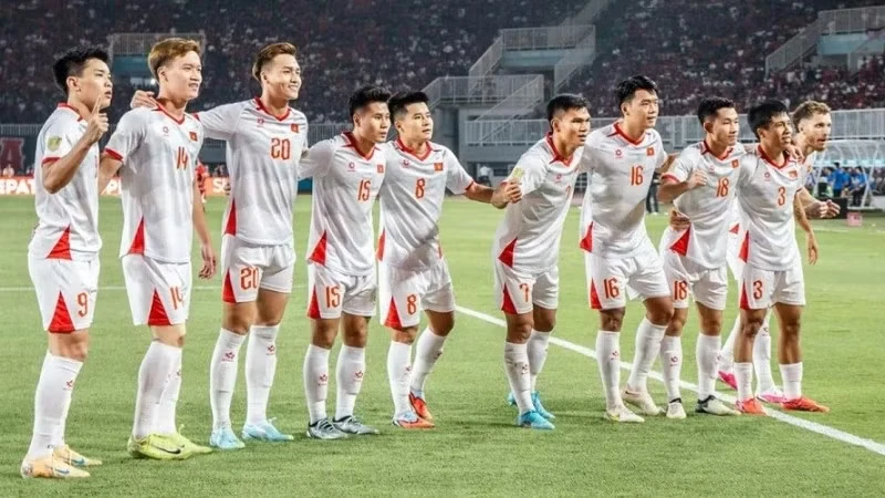 Đội tuyển Việt Nam thắng thuyết phục Indonesia, vươn lên dẫn đầu bảng A