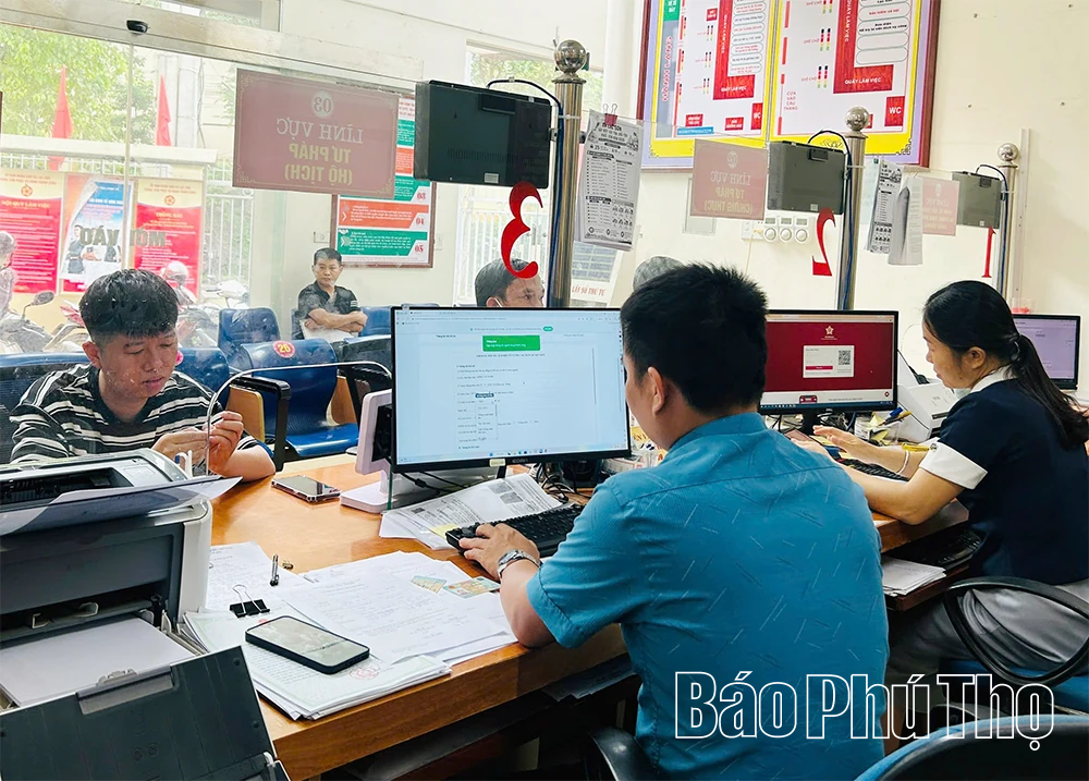 Nhìn lại một năm vận hành chính quyền địa phương hai cấp - Kỳ 2: Kiến tạo nền hành chính phục vụ