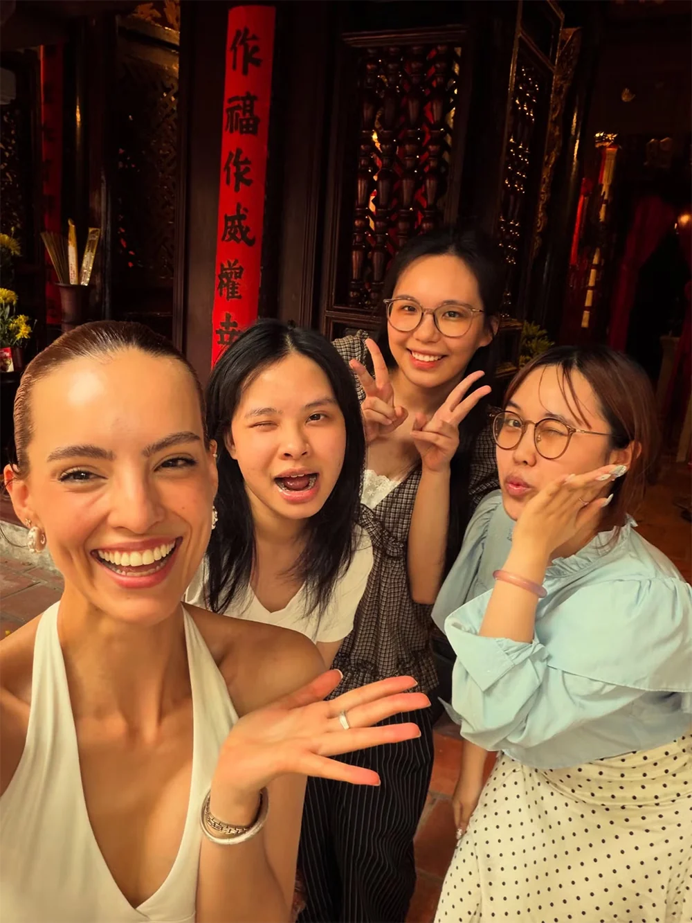 Hoa hậu Thế giới một tháng du lịch bụi Hà Nội, Sa Pa