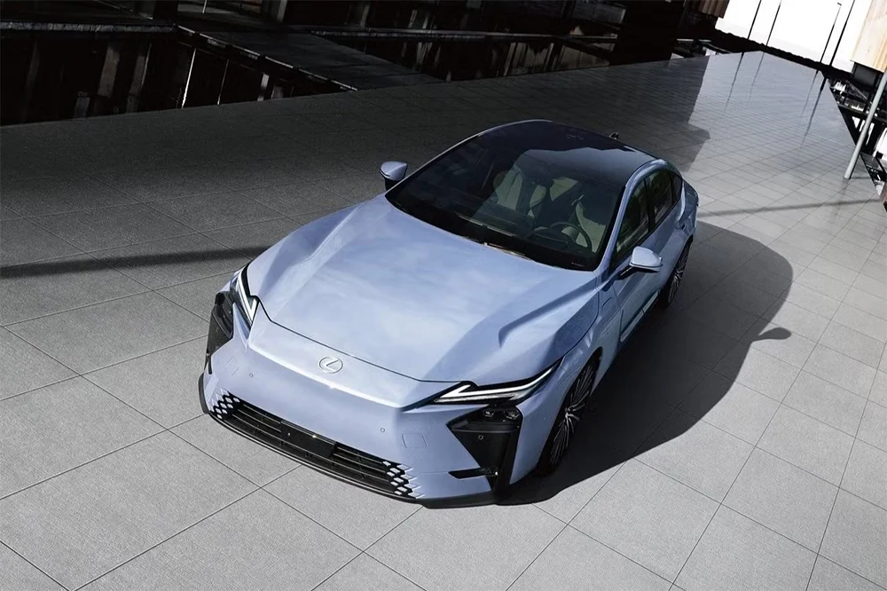 Xe điện mới của Lexus lộ diện ở Việt Nam, giá dự kiến dưới 3 tỷ đồng