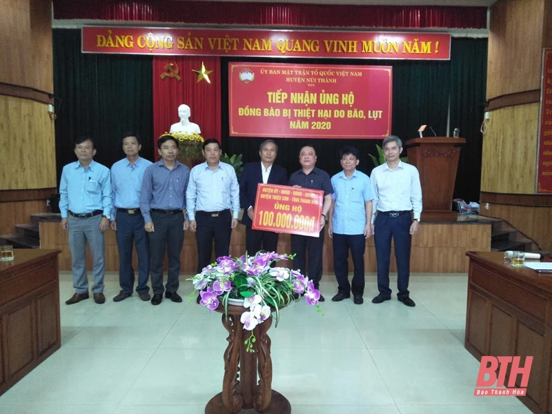 Huyện Triệu Sơn thăm hỏi, động viên Nhân dân vùng lũ tại tỉnh Quảng Nam