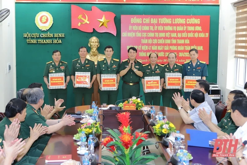 Đại tướng Lương Cường, Chủ nhiệm Tổng cục Chính trị Quân đội Nhân dân Việt Nam thăm và nói chuyện với H ội Cựu chiến binh tỉnh Thanh Hoá