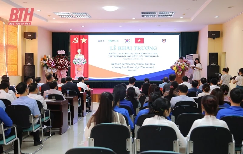 Khai trương Không gian giáo dục số “Smart Edu Hub” tại Trường Đại học Hồng Đức