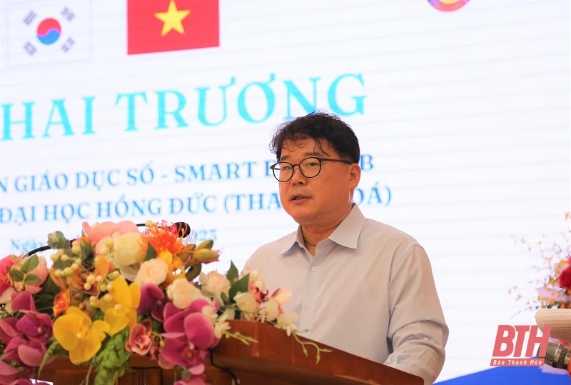 Khai trương Không gian giáo dục số “Smart Edu Hub” tại Trường Đại học Hồng Đức