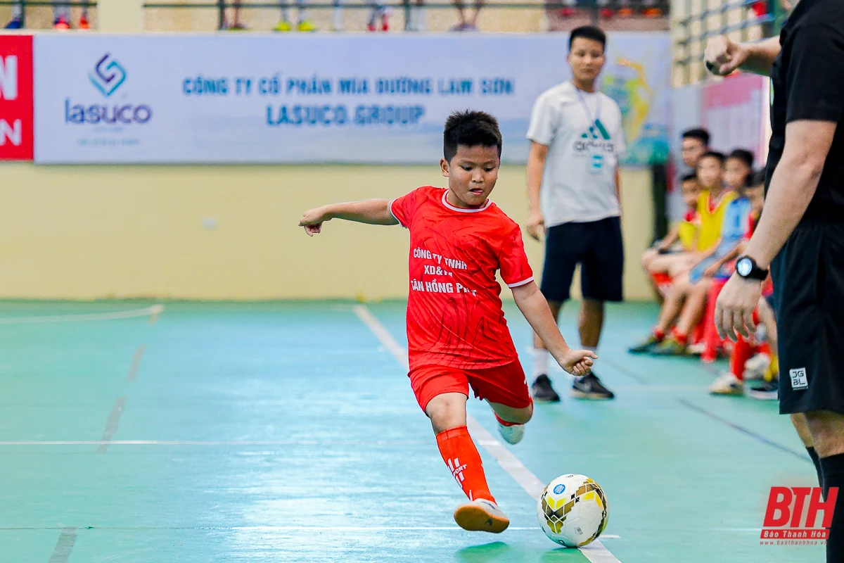 “Cơn bão” mang tên U10 TP Thanh Hóa tạo địa chấn ở tứ kết lứa tuổi U10 giải Bóng đá Nhi đồng Cúp Báo Thanh Hóa 2023