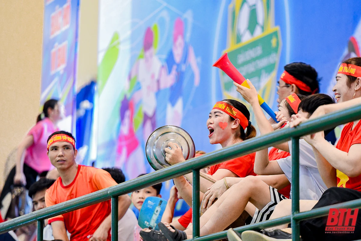 “Cơn bão” mang tên U10 TP Thanh Hóa tạo địa chấn ở tứ kết lứa tuổi U10 giải Bóng đá Nhi đồng Cúp Báo Thanh Hóa 2023