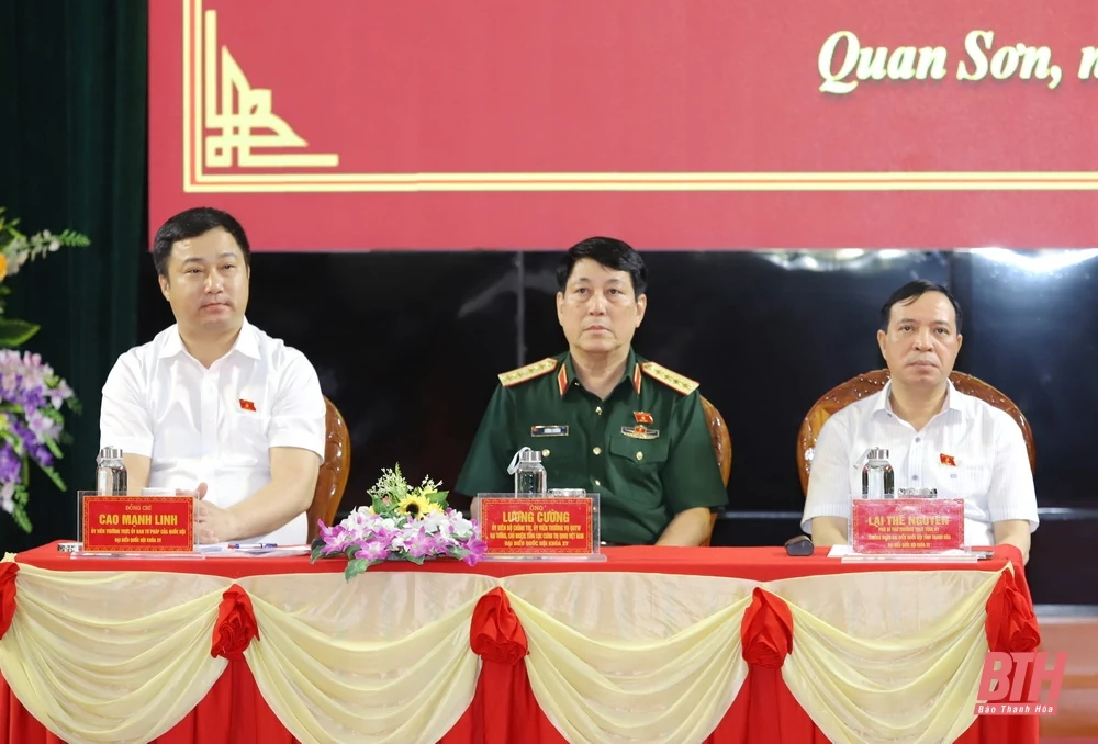 Đại tướng Lương Cường cùng Đại biểu Quốc hội tỉnh Thanh Hóa tiếp xúc cử tri huyện Quan Sơn