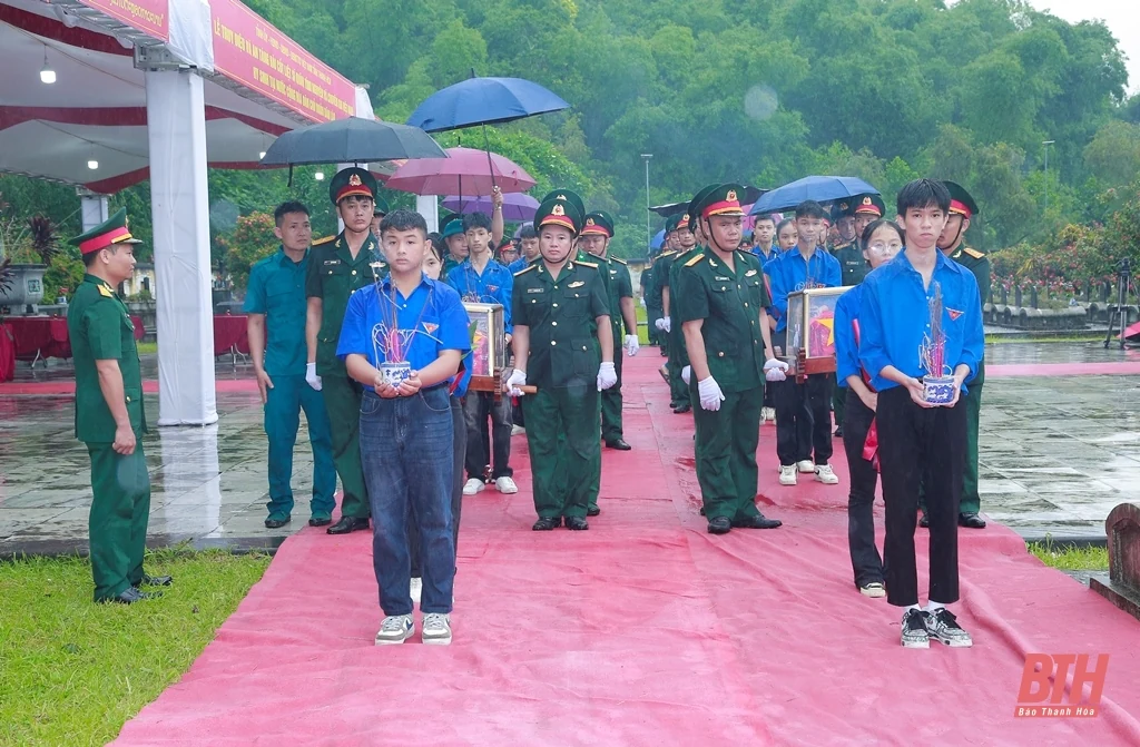 Lễ truy điệu và an táng các liệt sĩ quân tình nguyện và chuyên gia Việt Nam
