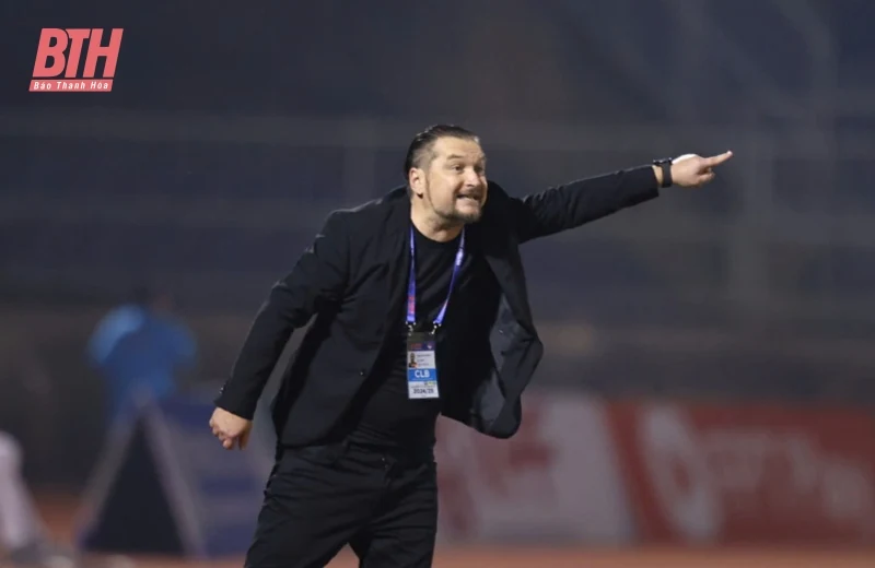 Đông Á Thanh Hóa trở lại ngôi đầu bảng