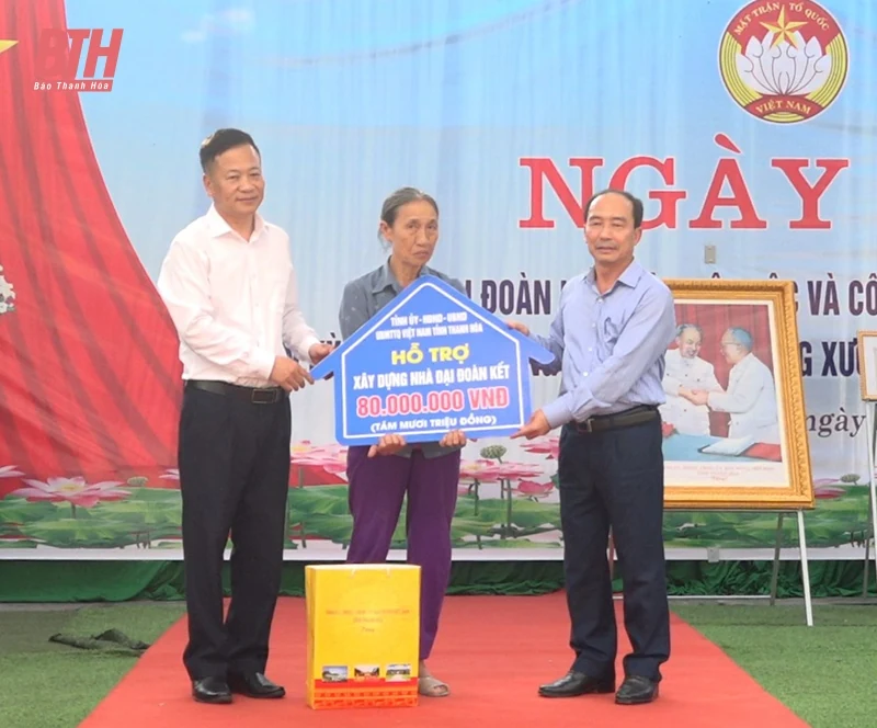 Phó Chủ tịch Thường trực HĐND tỉnh Lê Tiến Lam dự Ngày hội Đại đoàn kết toàn dân tộc tại khu dân cư thôn Kỳ Khôi