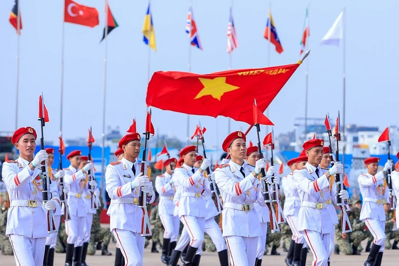 Những hình ảnh ấn tượng tại Triển lãm Quốc phòng Quốc tế Việt Nam 2024- Ảnh 3. Những hình ảnh ấn tượng tại Triển lãm Quốc phòng Quốc tế Việt Nam 2024