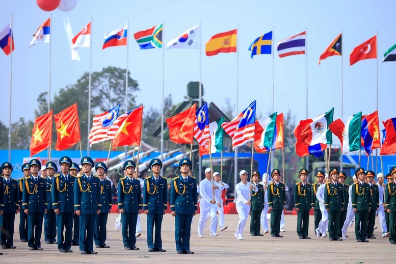 Những hình ảnh ấn tượng tại Triển lãm Quốc phòng Quốc tế Việt Nam 2024- Ảnh 4. Những hình ảnh ấn tượng tại Triển lãm Quốc phòng Quốc tế Việt Nam 2024