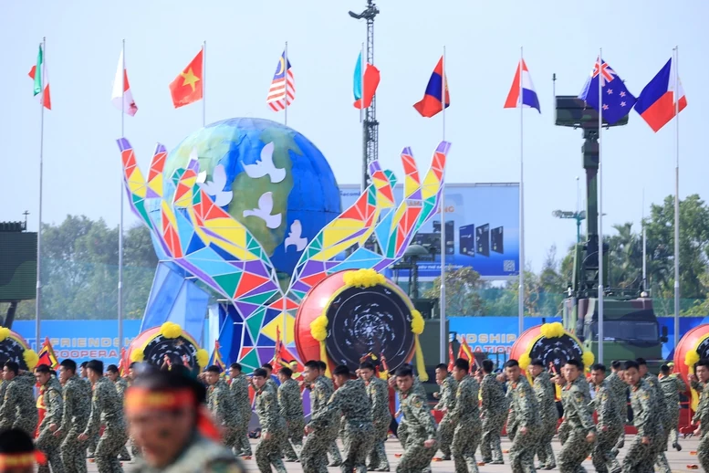 Những hình ảnh ấn tượng tại Triển lãm Quốc phòng Quốc tế Việt Nam 2024- Ảnh 8. Những hình ảnh ấn tượng tại Triển lãm Quốc phòng Quốc tế Việt Nam 2024