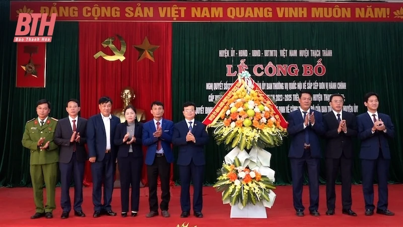 Thạch Thành: Công bố quyết định thành lập xã Thạch Long mới và công tác tổ chức đảng, cán bộ