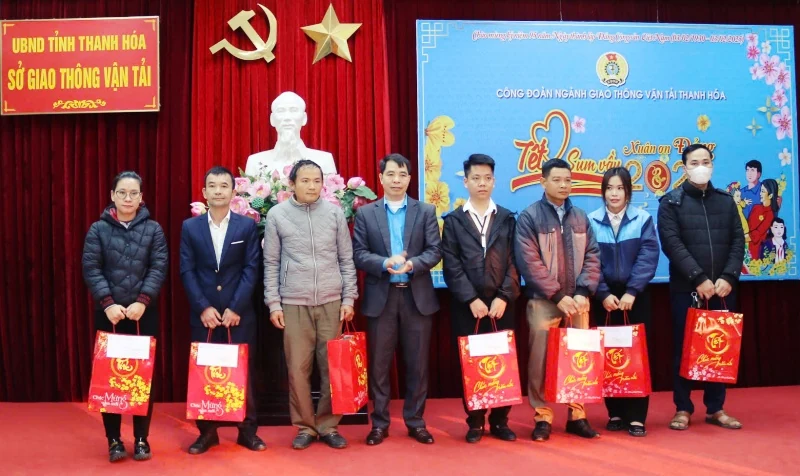 Hướng về cơ sở, chăm lo lợi ích thiết thực cho đoàn viên, người lao động