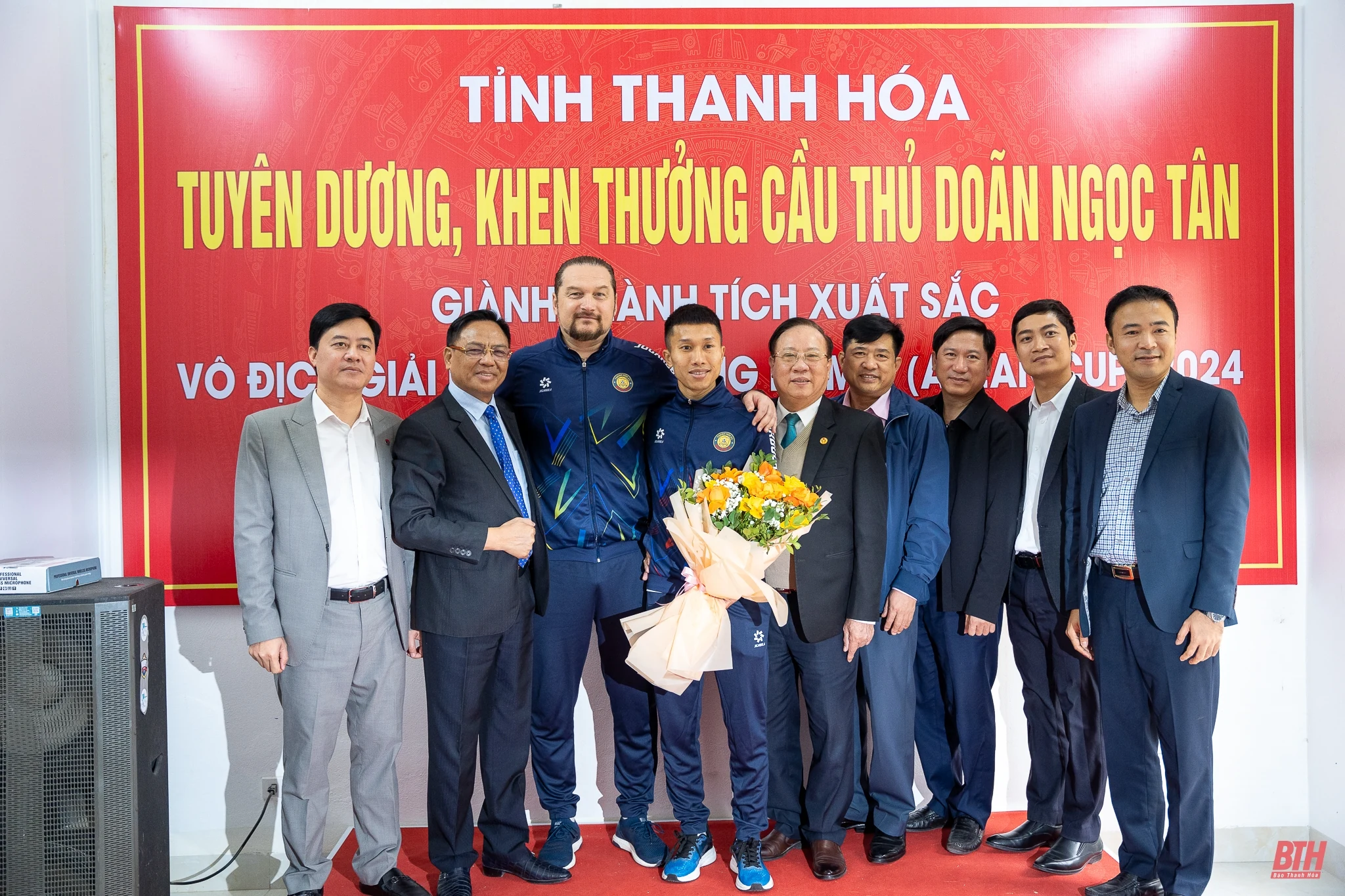 Bầu Đoan khéo léo mượn ý thơ nhắc nhở nhà vô địch ASEAN Cup 2024