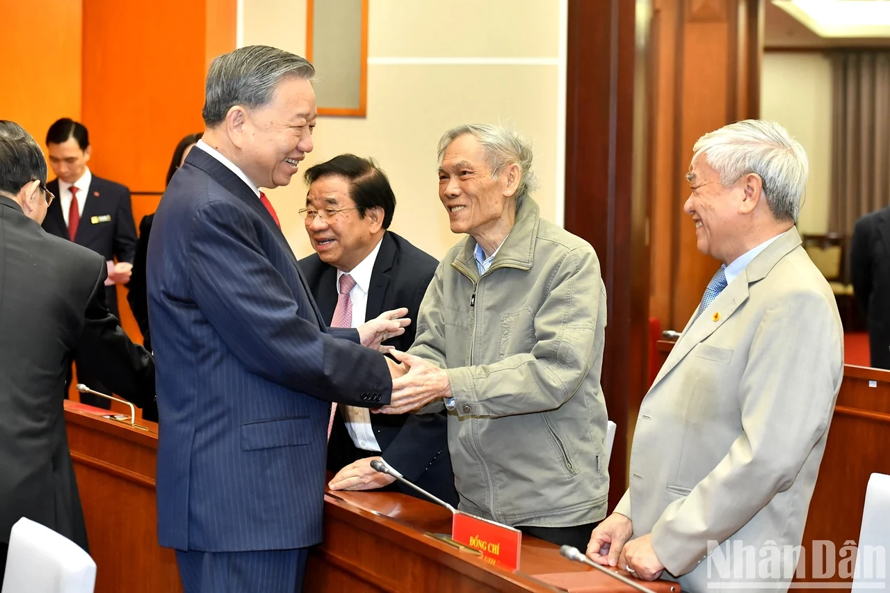 Bộ Chính trị, Ban Bí thư gặp mặt các đồng chí lãnh đạo, nguyên lãnh đạo Đảng, Nhà nước