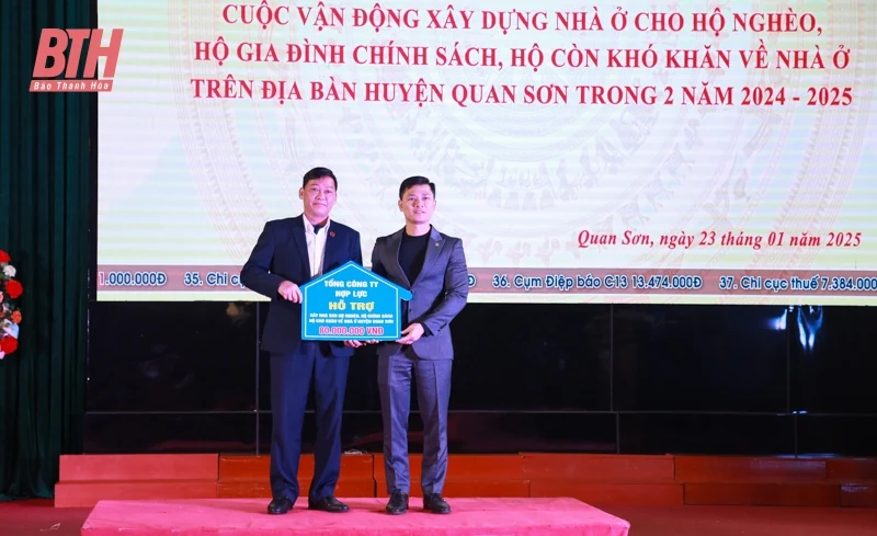 Hiệp hội Doanh nghiệp TP Thanh Hóa trao nhà, tặng quà cho các hộ gia đình khó khăn tại Quan Sơn, Hậu Lộc