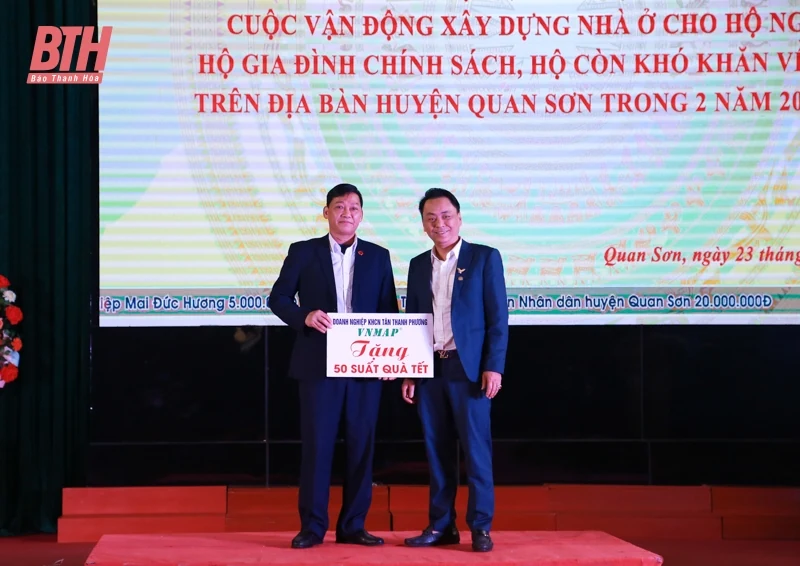 Hiệp hội Doanh nghiệp TP Thanh Hóa trao nhà, tặng quà cho các hộ gia đình khó khăn tại Quan Sơn, Hậu Lộc