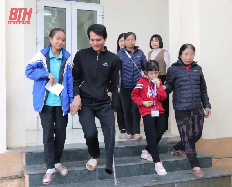 Ấm lòng trẻ mồ côi, trẻ đặc biệt khó khăn