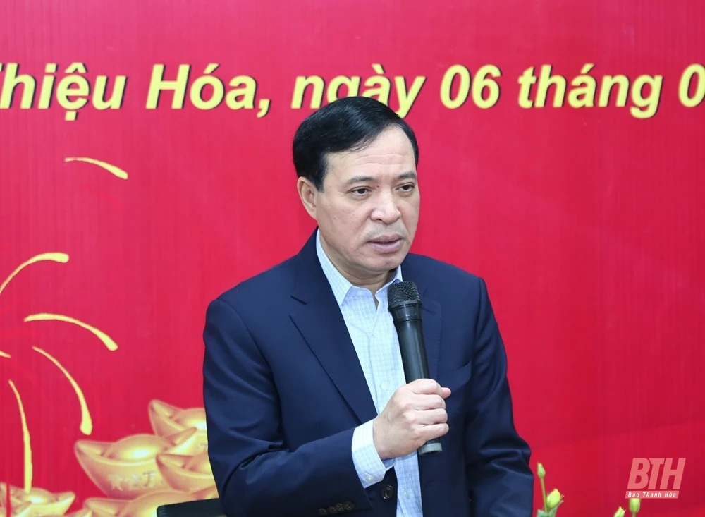 Phó Bí thư Thường trực Tỉnh ủy Lại Thế Nguyên dự lễ ra quân sản xuất đầu năm tại Công ty TNHH Giầy Alivia Việt Nam